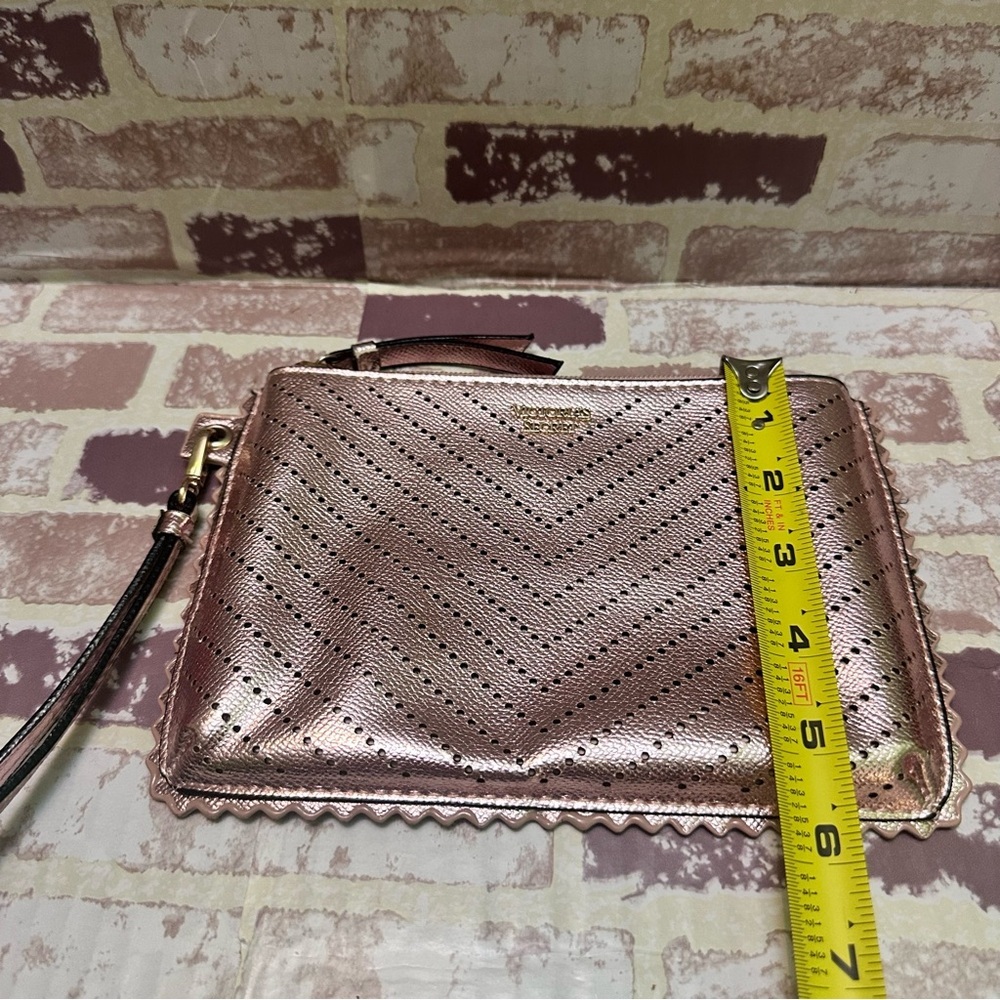 Victorias Secret Stylish Rose Gold Wristlet Clutch - Picture 6 of 9